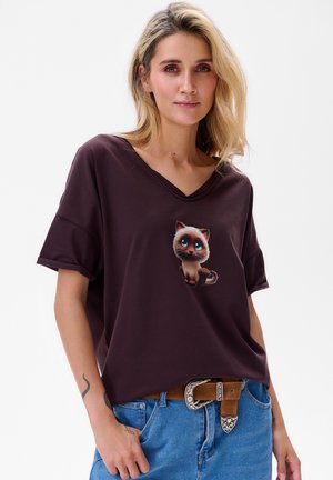 - T-shirt z nadrukiem