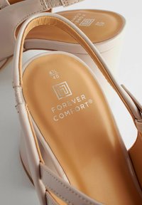Next FOREVER COMFORT MARY JANE - REGULAR FIT - Korolliset avokkaat - bone cream