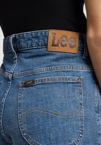 Lee RIDER - Farkkushortsit - blue