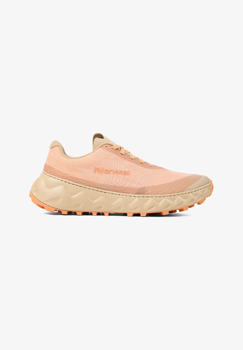 Lichte hardloopschoenen in perzik en beige, met een gemêleerde mesh bovenwerk, een gevoerd kraag en een golfpatroon zool voor grip.
