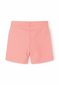 Puha rózsaszín elasztikus derékszalagú rövidnadrág egyszerű kialakítással, lapos varrással, zsebek vagy díszítések nélkül.