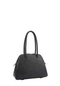 Sac en cuir noir texturé avec deux longues poignées, une forme de trapèze arrondi et une fermeture zippée sur le dessus.