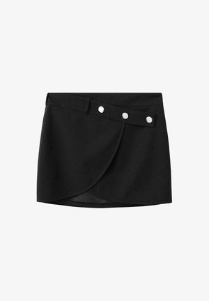 Sort omslagsnederdel med glat tekstur, der har et sidepanel-design og metalliske trykknapper til lukning. Kort længde.