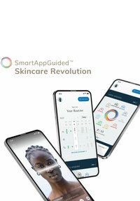 Tre smartphones som visar ett gränssnitt för en hudvårdsapp. Funktioner inkluderar ett ljust färgschema, ikoner för hudhälsa och ett alternativ för att skanna foton.