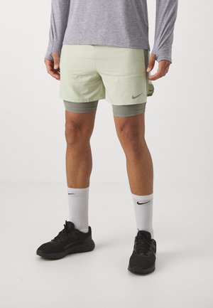 Kurze Sporthose - olive