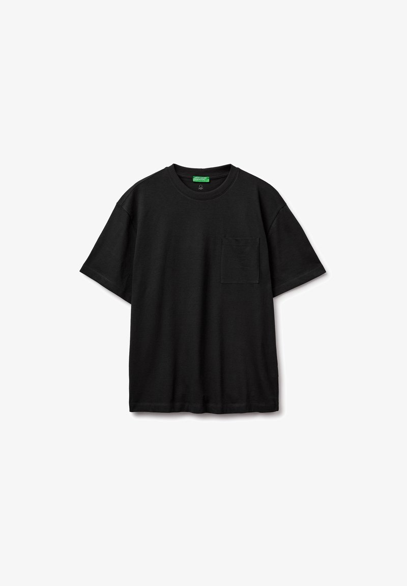 T-shirt noir à manches courtes avec col rond et poche poitrine gauche, présenté sur fond blanc.