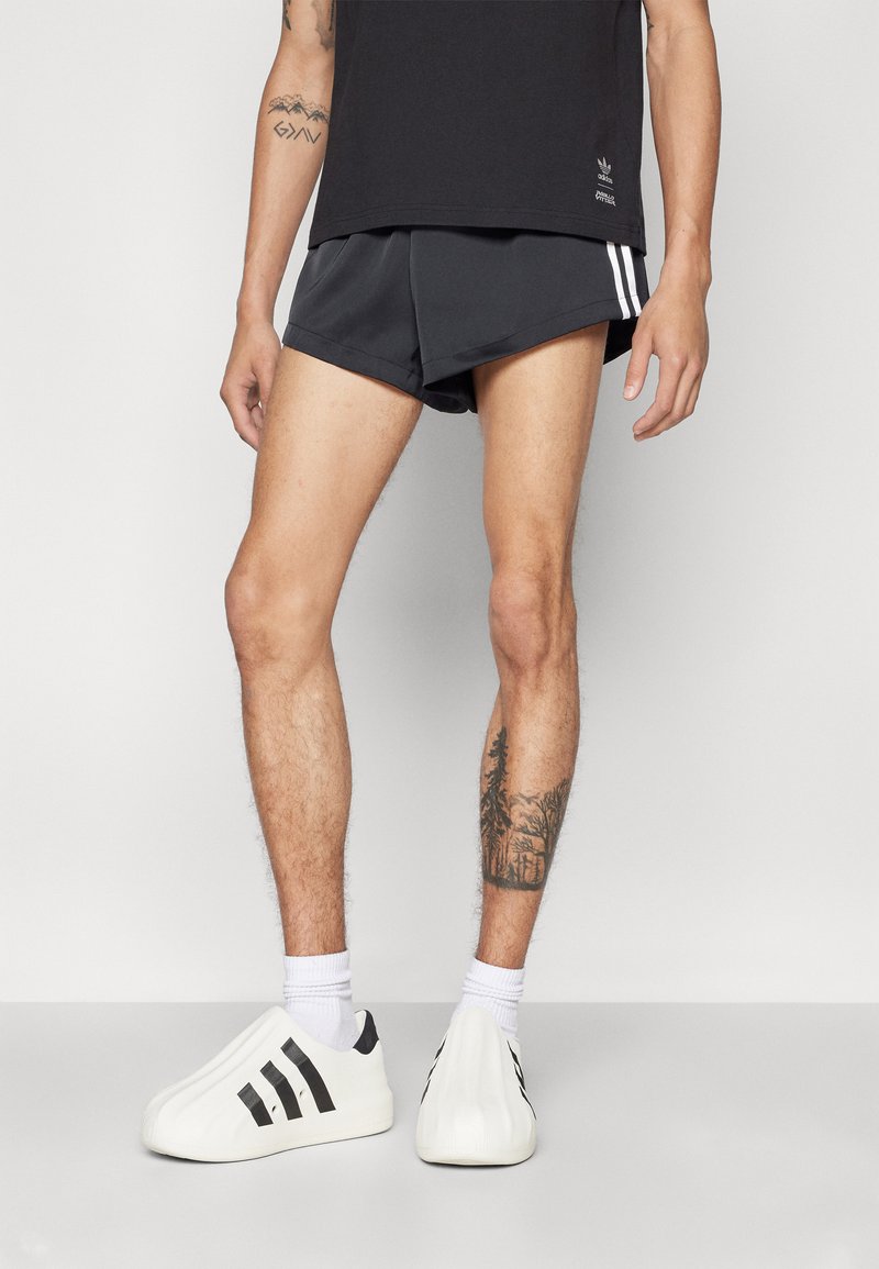 adidas Originals PRIDE TREFOIL - Tréningruha alsók - black
