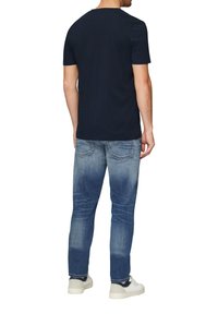 s.Oliver MIT LOGO UND V-AUSSCHNITT - T-shirt basic - navy