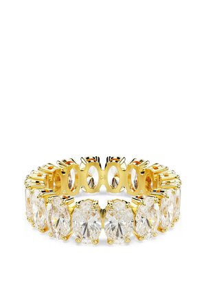 Goldene Ewigkeitsschmuckring, besetzt mit großen ovalen, klaren Edelsteinen, die gleichmäßig um den Band verteilt sind.