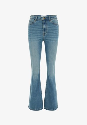 Gaiši zili zvīņaini džinsi no dēnima, ar augstu jostasvietu, piecu kabatu dizainu un vieglu izbalēšanu, lai piešķirtu faktūru.