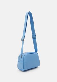 kate spade new york PUFFED SMALL CROSSBODY - Taška s příčným popruhem - astral blue