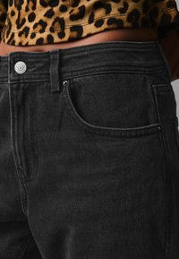 Next PETITE - Mom Jeans - washed black