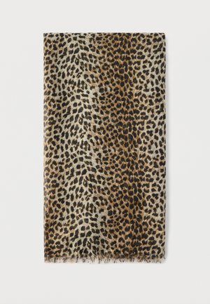 Flettet rektangulært skjerf med leopardmønster i nyanser av brunt, svart og beige, med litt frynsete kanter på hvit bakgrunn.