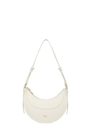 Weiße Leder-Schultertasche mit geschwungenem Design, goldfarbenen Beschlägen und einer Außentasche mit Reißverschluss. Verfügt über einen verstellbaren Einzelriemen.