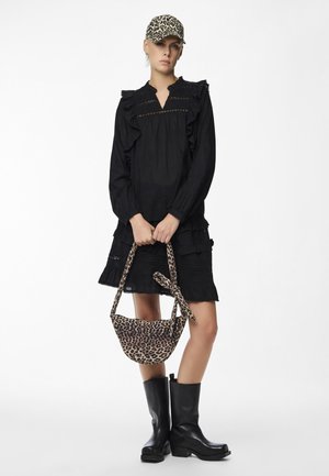 PCAMANDA KNOT BUMBAG - Cross body bag - black aop:leo