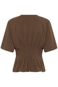 Blouse marron à manches courtes avec un détail froncé à la taille créant une silhouette peplum moulante, vue de dos sur fond blanc.