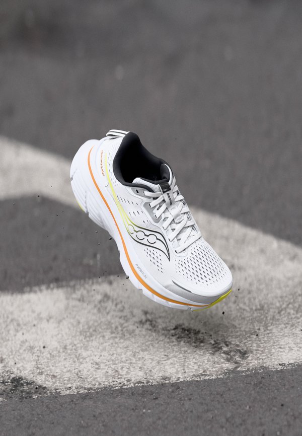 GUIDE 18 - Laufschuh Straße