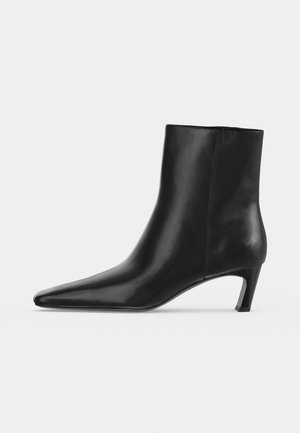 rag & bone, KAI - Боти - black