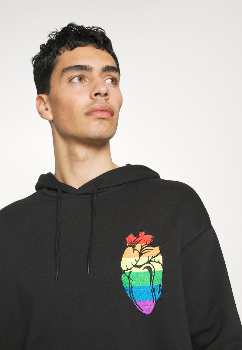 Damen Sweatshirts | YOURTURN RAINBOW HEART HOODIE PRIDE UNISEX Kapuzenpullover black/schwarz - AN65838 Damen Sweatshirts | YOURTURN RAINBOW HEART HOODIE PRIDE UNISEX Kapuzenpullover black/schwarz - AN65838