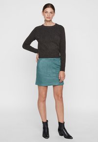 Vero Moda VMDONNADINA SHORT - Minifalda - north atlantic