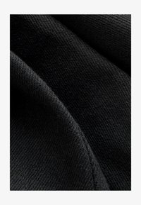Unselected, black