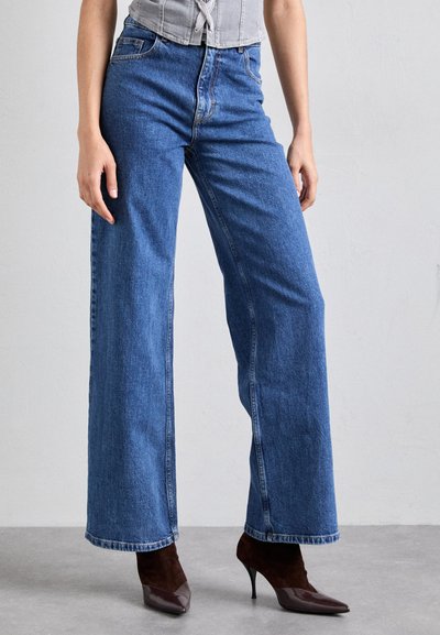 Baum und Pferdgarten NINI - Blugi loose fit - classic blue denim