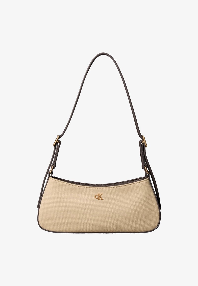 Sac à bandoulière rectangulaire beige avec une sangle réglable brun foncé et un logo doré "cK" centré à l'avant.
