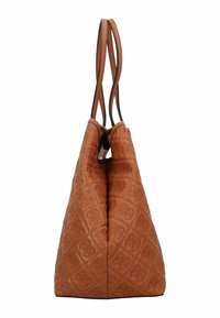 Borsa a tracolla in pelle marrone trapuntata con due lunghe cinghie, caratterizzata da un motivo impresso e un design a forma affusolata. Texture liscia con accenti a contrasto.