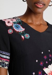 Desigual Vestido informal - black