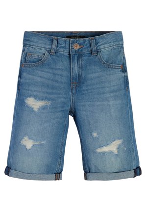 Shorts de mezclilla azul con puños doblados, parches desgastados en ambas piernas, bolsillos delanteros, trabillas para cinturón y cierre con botón.