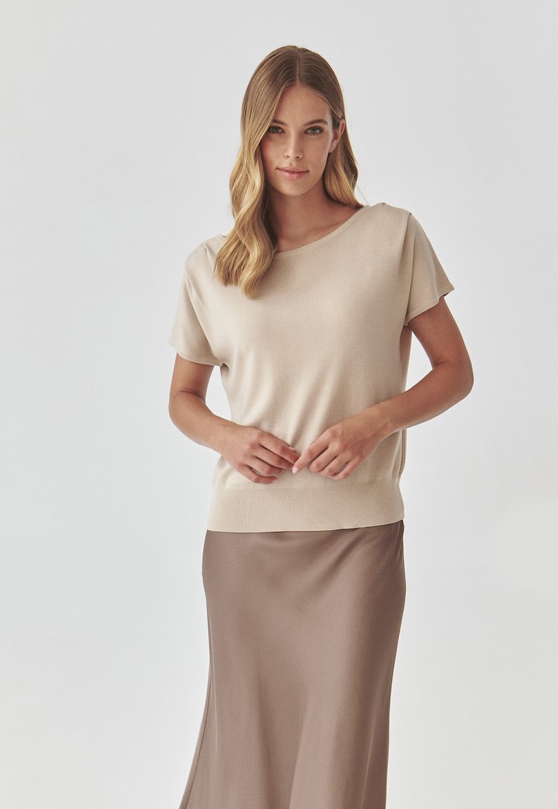 TATUUM SALMA 1. - Lihtne T-särk - beige