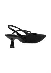 Zapato de ante negro tipo slingback con puntera puntiaguda, escote abierto y un tacón bajo en bloque con un diseño angular único.