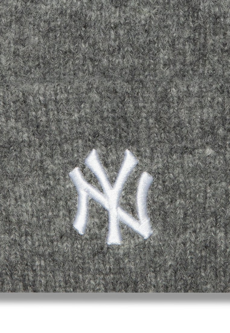 Kids New York Yankees Camo Crown Cuff Knit Pom