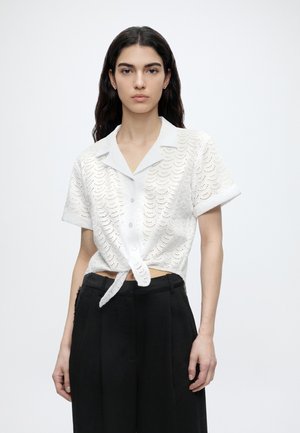 Guess SHARON EYELETS SHIRT - Hemdbluse - pure white
