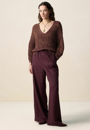 PULLOVER MIT V-AUSSCHNITT - Pullover - d.rood