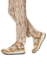 Flower Mountain Sneakers - beige