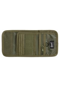 Novčanik u maslinastozelenoj boji s teksturiranom površinom, više utora za kartice, zippered džepom i oznakom s logom u donjem desnom kutu.