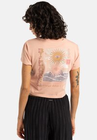VIBES AROUND - Marškinėliai su spaudiniu - pink