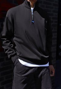 HUGO Sudadera - black
