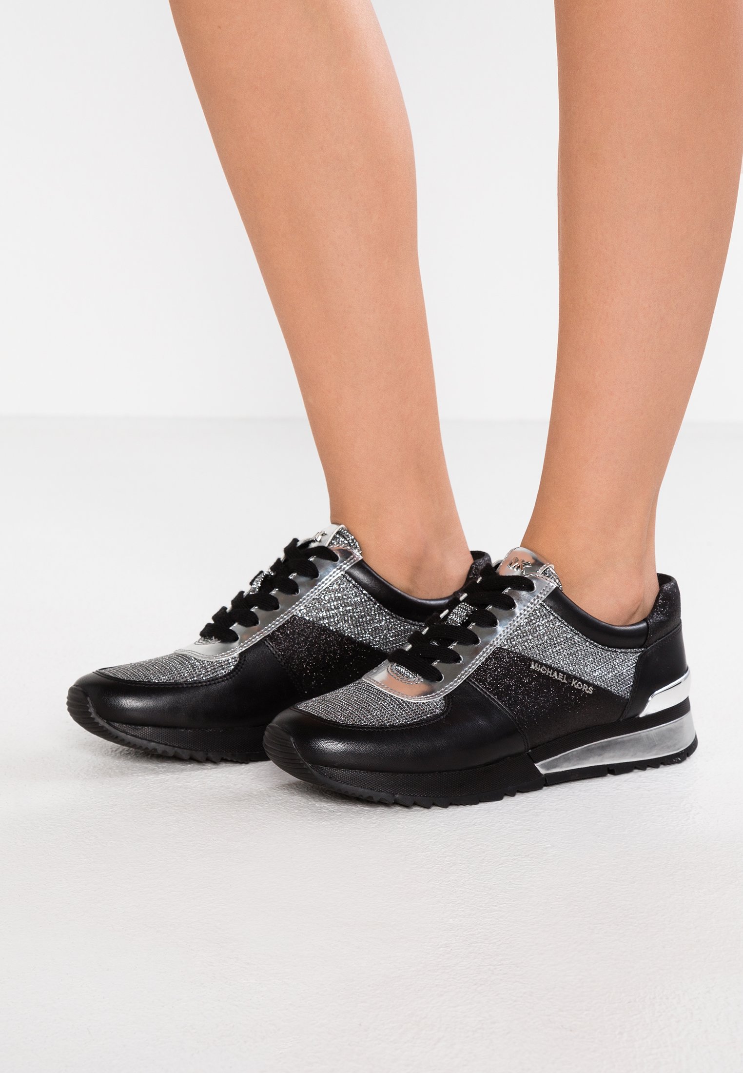 allie wrap trainer black