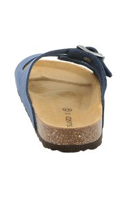 Sandalo blu navy con fondo in sughero, aperto sul retro e con cinturino regolabile. Presenta una pelle texturizzata e una superficie interna liscia.