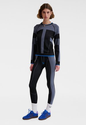 SEAMLESS TEE - Langærmet T-shirt - black