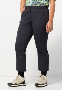 Ulla Popken 7/8-FUNKTIONSHOSE SCHNELLTROCKNEND KOMFORTBUND - Kalhoty - asphalt gray