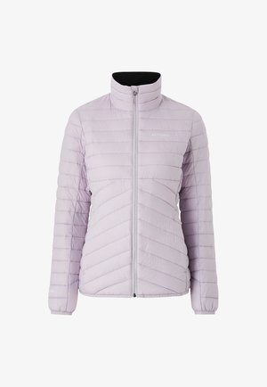 Lys lilla pufferjakke med høj krave, vandret quiltet mønster, fuld længde lynlås og elastiske manchetter for en stram pasform.