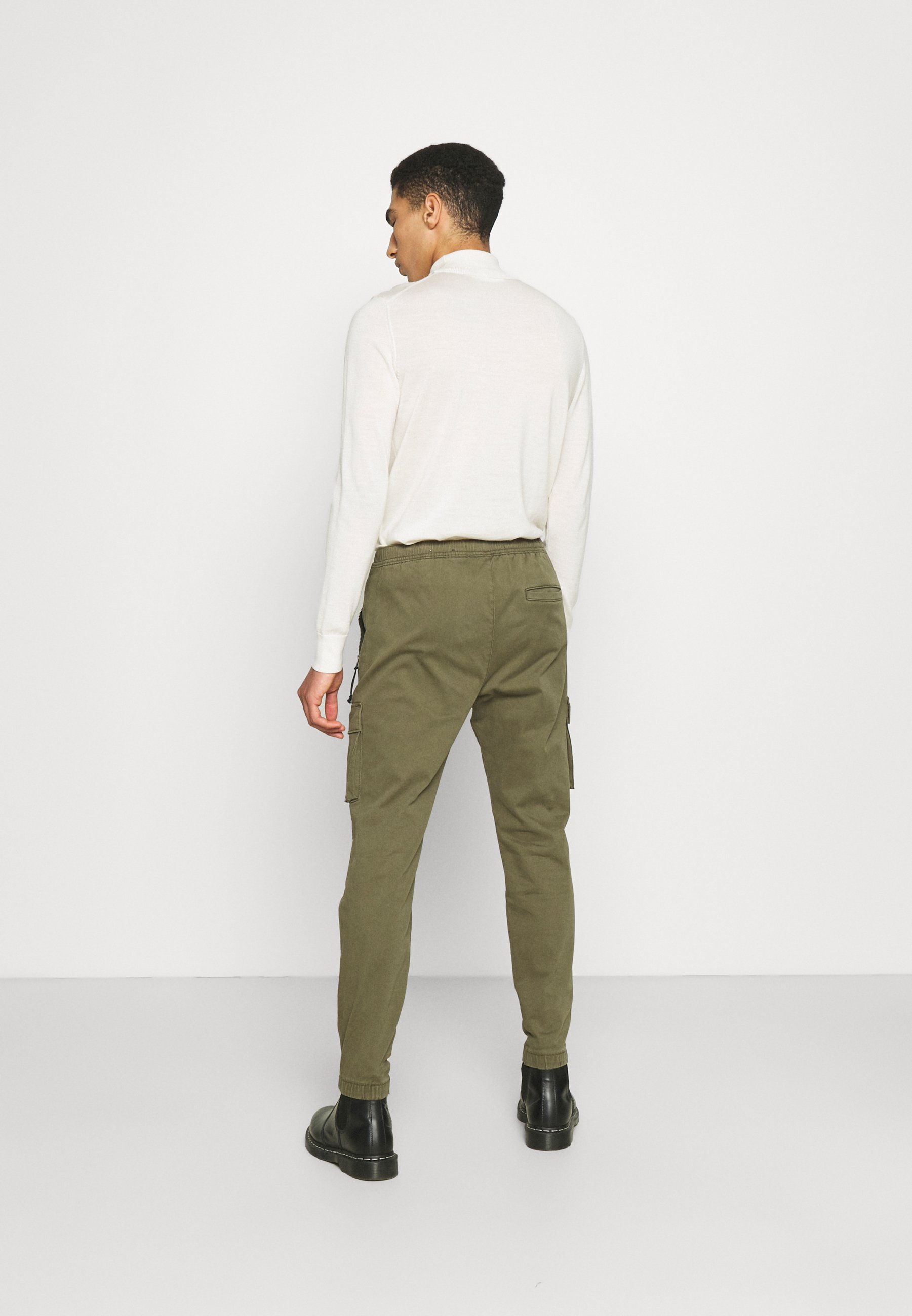 hollister cargo trousers