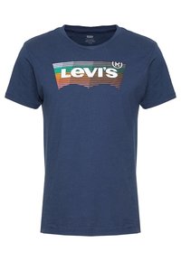 Marinblå t-shirt i bomull med en flerfärgad Levi's-logotyp över bröstet. Kortsleeve och klassisk rundhalsad design.
