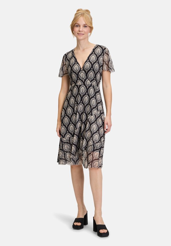 VOLANT RÜSCHEN - Freizeitkleid - schwarz weiß