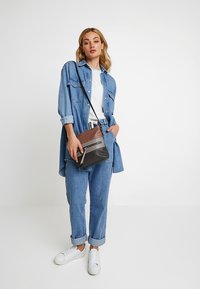 TOM TAILOR TTELLEN - Umhängetasche - grey