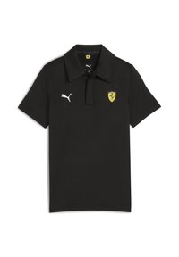 Polo noir avec un logo Ferrari jaune bien visible et un logo Puma blanc sur la poitrine, comportant un col classique et des boutons.
