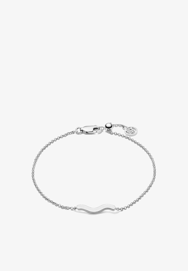 Silver kedjebracelet med ett vågformat bar mittstycke, kräftklämma och ett litet runt berlock, med en slät textur och en delikat design.